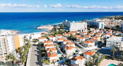 Villa Aurora - 100m from Pernera Beach