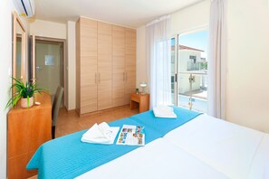 3 chambres, fer et planche à repasser, accès Internet, draps fournis