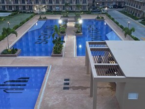 2 piscines extérieures