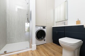 Bathroom - Hillside Luxury Apartments (Inverness)