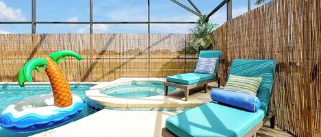 حمّام سباحة خارجي، حمّام سباحة مُدفَّأ