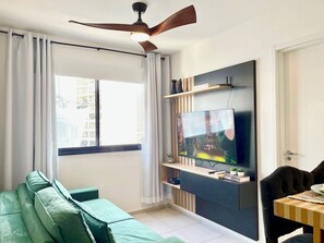 Living area - Impeccable 2 Bedroom, 1 Bathroom Apartment in Bela Vista (Bela Vista São Paulo)