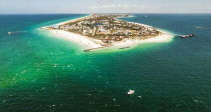 Spacious 4-bedroom, harbor Acces ON canal, fish of the dock Rv parking POOL SPA
