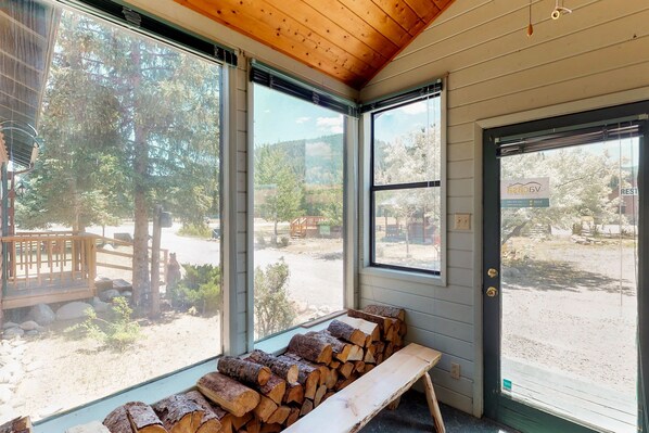 Interior - "G" Goat Cabin - Affordable 4 Bedroom “G” (South Fork)