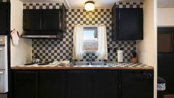 雪櫃、微波爐、焗爐、爐具