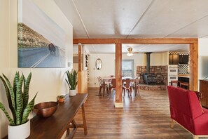 Interior - "G" Goat Cabin - Affordable 4 Bedroom “G” (South Fork)