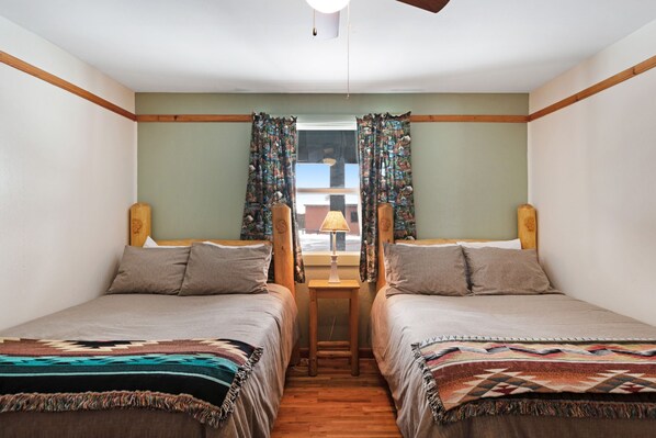 2 bedrooms, WiFi, bed sheets