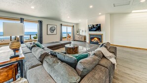 TV, fireplace, table tennis - Oceanfront, Hot Tub, Sleeps 23-62! (Waldport)