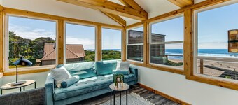 Oceanfront, Hot Tub, Sleeps 23-62!