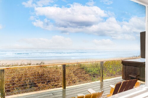 Cape Cod Cottages #10 - Beachfront with hot tub!