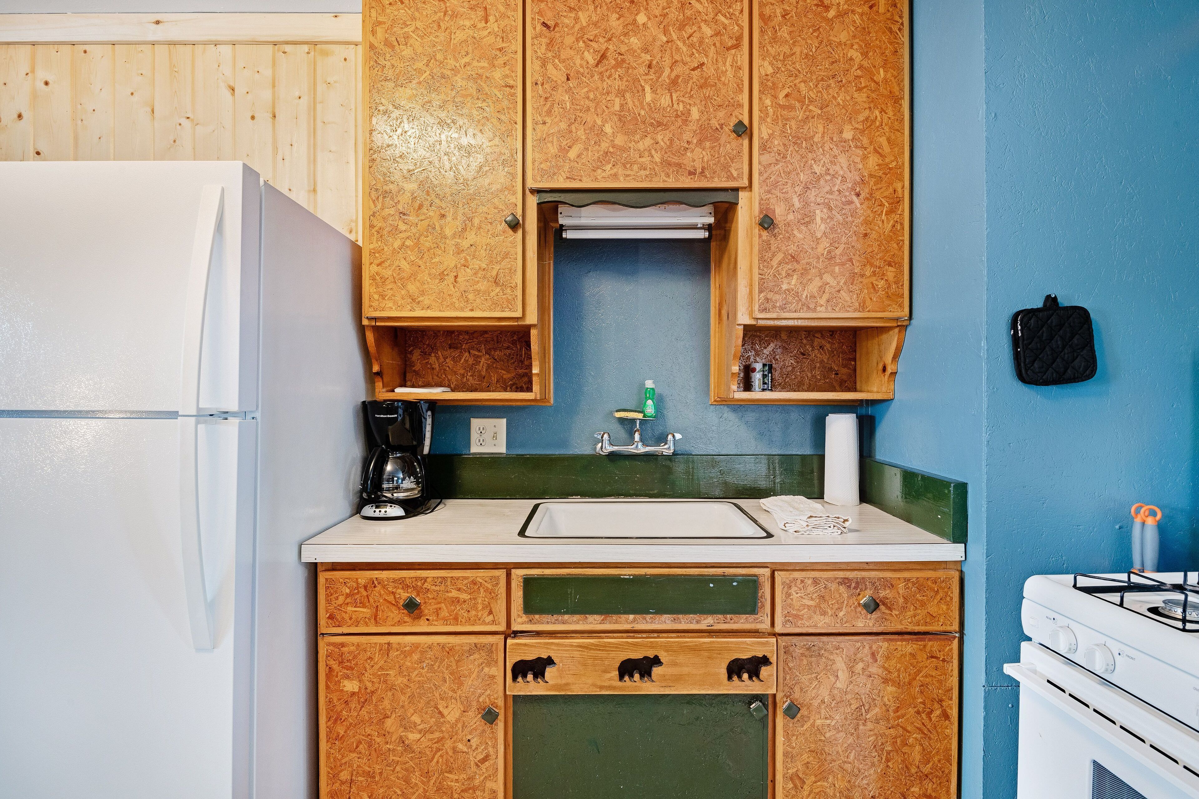 Geladeira, micro-ondas, fogão, cooktop