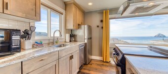 Oceanside Inn #6 - Upstairs Unit