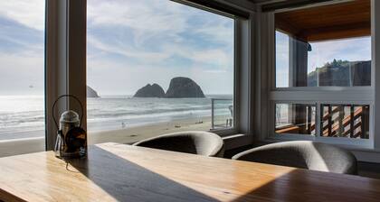 Oceanside Inn 1: Oceanfront w/ 2 primary suites!