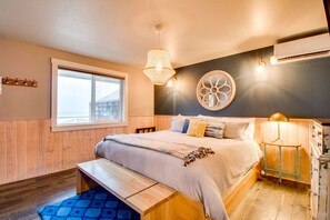 WiFi, bed sheets - Oceanside Inn #9 - Upstairs Studio (Tillamook)