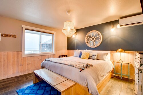 Oceanside Inn #9 - Upstairs Studio