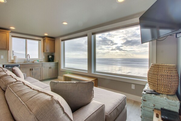 TV - Oceanside Inn #4: Storm Rock (Tillamook)