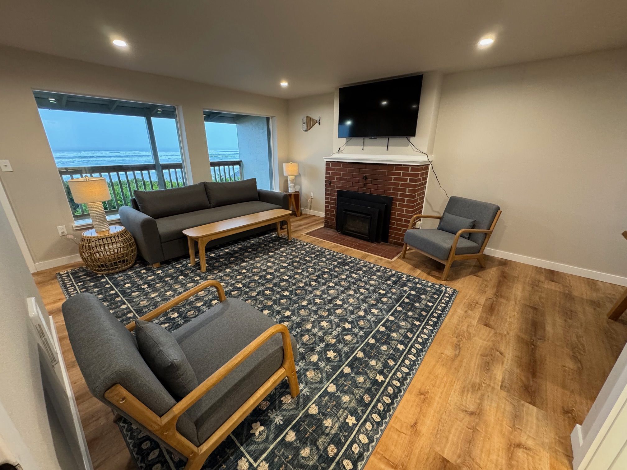 Tv, pejs, bordtennisbord