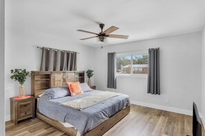 3 bedrooms, iron/ironing board, WiFi, bed sheets