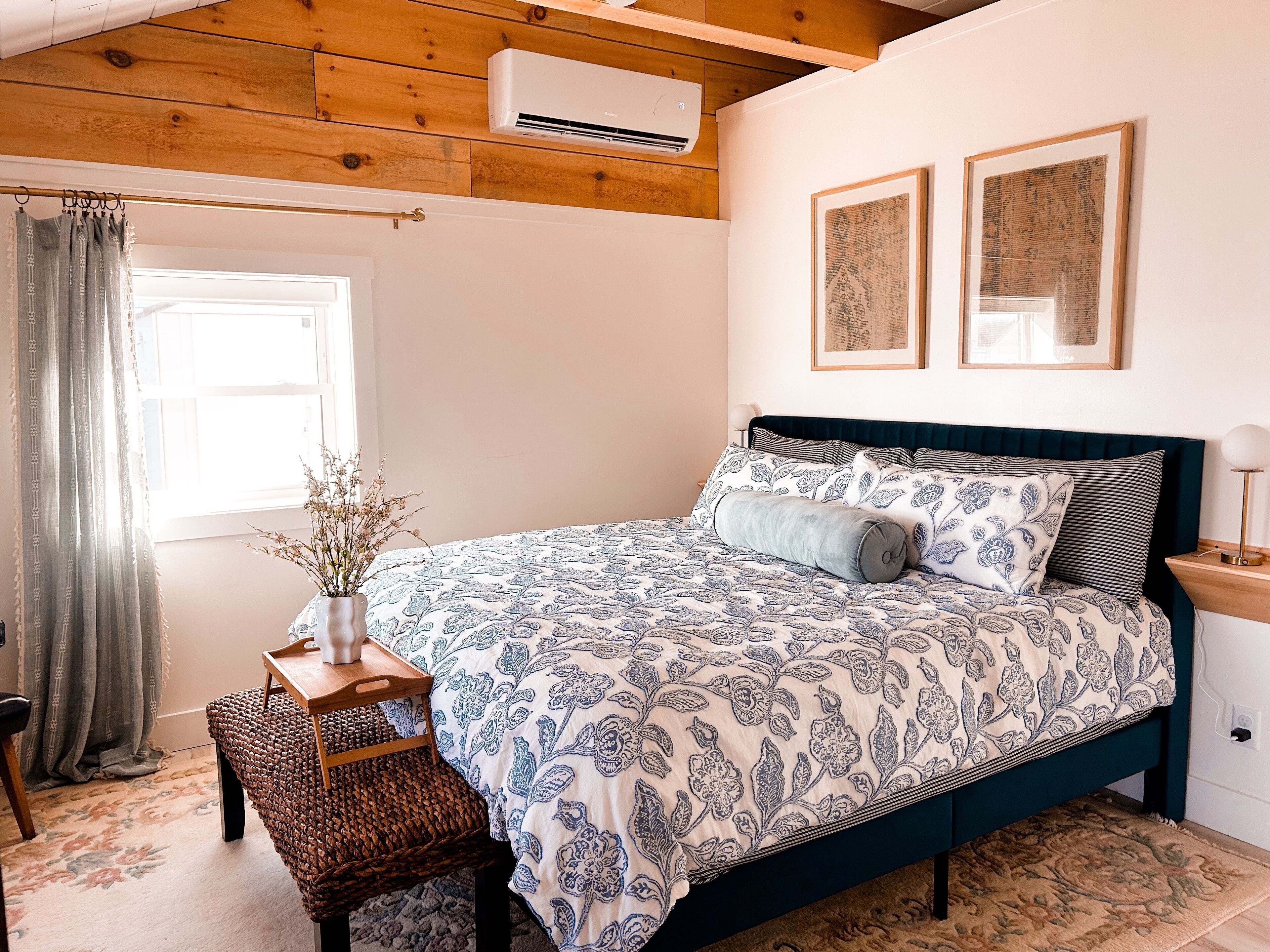 1 dormitorio, tabla de planchar con plancha, wifi y ropa de cama