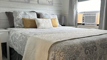 1 habitación, tabla de planchar con plancha, wifi gratis y ropa de cama