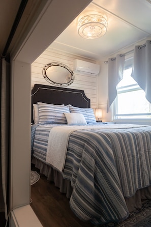 1 bedroom, iron/ironing board, free WiFi, bed sheets - Unique island rental in Stanhope. (In my home) (York)