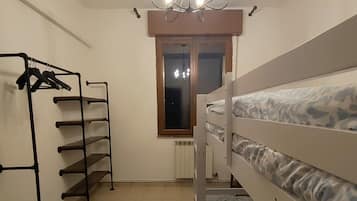 3 bedrooms, iron/ironing board, travel crib, free WiFi