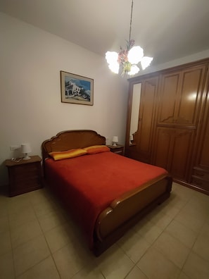 3 chambres, fer et planche à repasser, lit parapluie, Wi-Fi gratuit