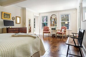 House, Multiple Beds, Patio, Garden View (Nana's Hideaway) | 2 bedrooms, individually decorated, individually furnished, bed sheets - Nanas Hideaway 2 BDR Charmer! (Cape Neddick)