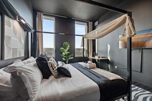 1 bedroom, iron/ironing board, travel crib, free WiFi - Cozy 1 King BR, Gym, Free Parking, 8mins Train (East Orange)