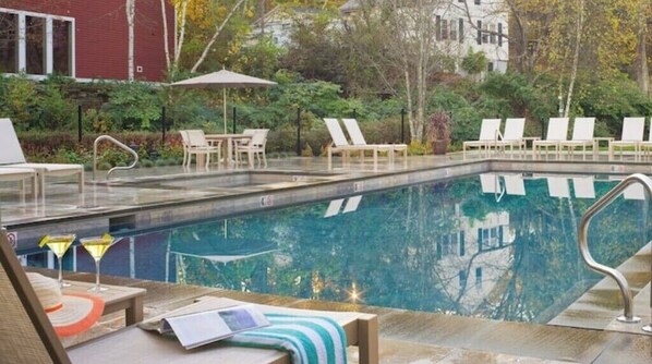 Pool - National Apartment (Stowe)