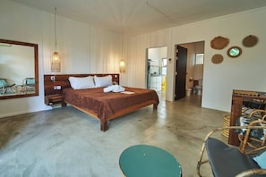 1 bedroom, free WiFi, bed sheets - LouKaz B - Tree rooftop nature (Coteau Raffin, La Gaulette, Mauritius)