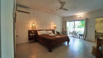 1 bedroom, WiFi (free), bed sheets