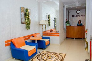 Reception - Hotel Amphitryon Premium (Bucharest)