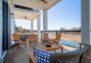 Terrace/patio - Lakefront Luxury Condo w/ Fire Pit, 10 Min. to Downtown (Hot Springs)