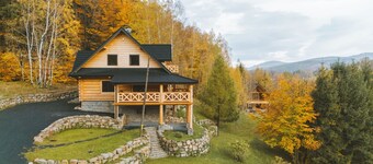 Beautiful mountain house by the river with panoramic views of the Giant Mountains