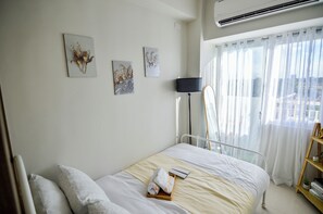 2 bedrooms, iron/ironing board, WiFi, bed sheets - New 2BR w/ Pool, fast Wifi, Netflix, Fitness area and near NAIA & SM (Parañaque)