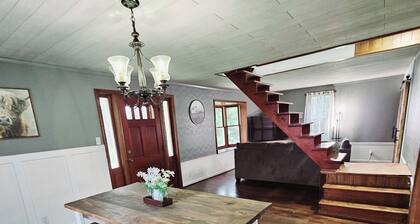 Charming 3-bedroom farmhouse with AC and WiFi in wonderful Athens