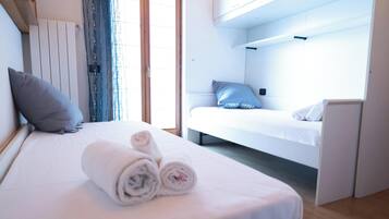 9 Schlafzimmer, Bügeleisen/Bügelbrett, WLAN, Bettwäsche