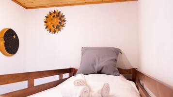 9 quartos, berço de viagem, Wi-Fi, roupa de cama