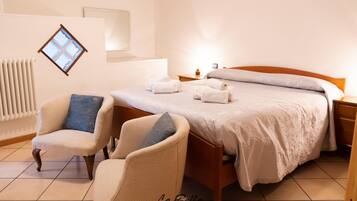 9 chambres, fer et planche Ă repasser, Wi-Fi, draps fournis