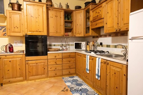 Franco's Court [4 Apartments]