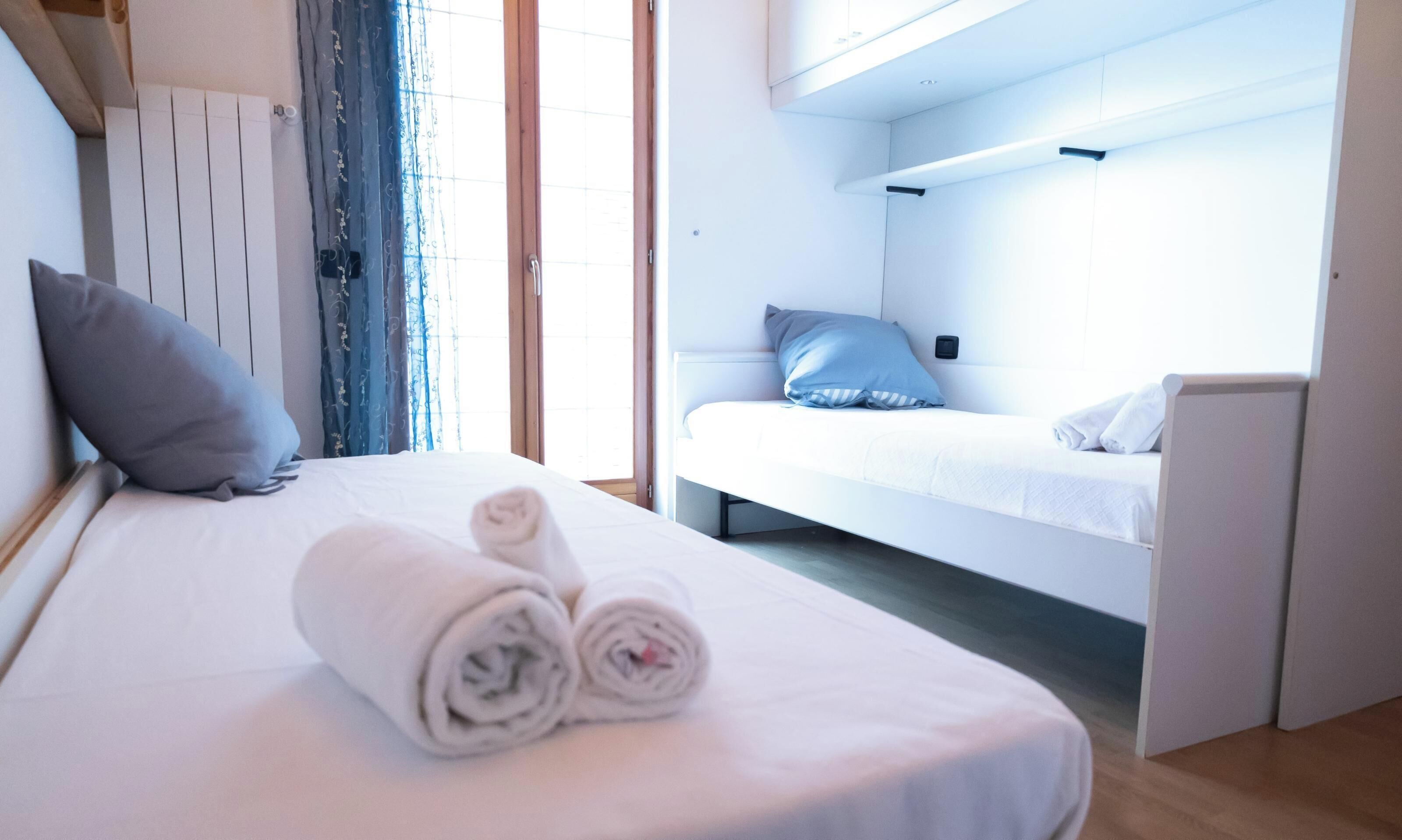 9 bedrooms, iron/ironing board, WiFi, bed sheets