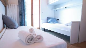 9 bedrooms, iron/ironing board, WiFi, bed sheets