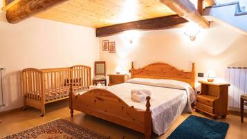 9 chambres, lit parapluie, Wi-Fi, draps fournis