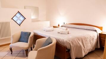 9 Schlafzimmer, Bügeleisen/Bügelbrett, WLAN, Bettwäsche