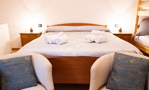 9 Schlafzimmer, Bügeleisen/Bügelbrett, WLAN, Bettwäsche