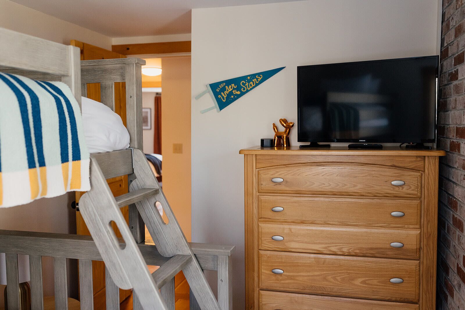 4 Schlafzimmer, Schreibtisch, Bügeleisen/Bügelbrett, Reisekinderbett