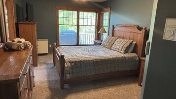 4 bedrooms, free WiFi, bed sheets