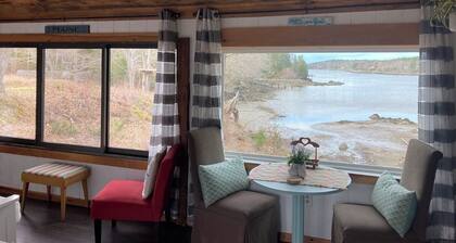 Enjoyable 1-bedroom rustic cottage in Southport.