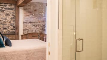 1 chambre, fer et planche Ă repasser, Wi-Fi gratuit, draps fournis